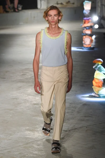 Look 4